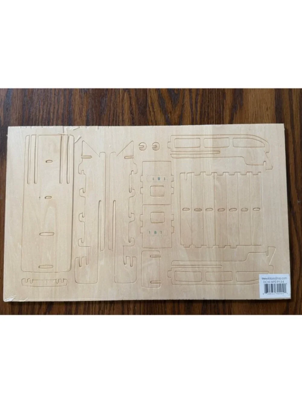 Steam Locomotive Woodcraft Construction Kit P134‎ NEW